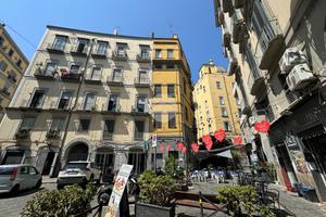 MONOLOCALE A NAPOLI