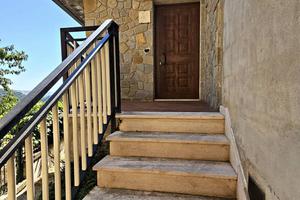 Appartamento con ingresso indipendente - Montor...