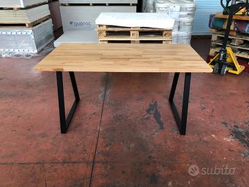 Tavolo di design- legno massello