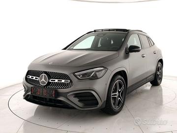 MERCEDES GLA 200 Premium PLUS (163cv)