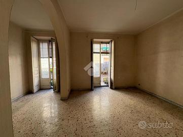 5 LOCALI A CATANIA
