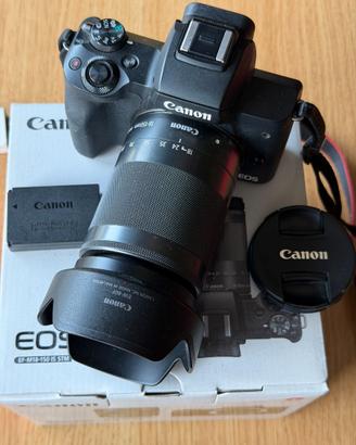 CANON EOS M50 + EF-M 18-150 STM