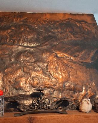 Pannello decorativo in rame per caminetto