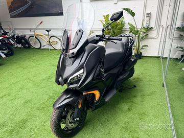 QJ Motor Fort 4.0 Nuovo €5.400 | 2 Caschi + Blocca