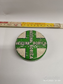 Scatola in latta medicinale