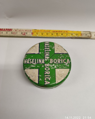 Scatola in latta medicinale