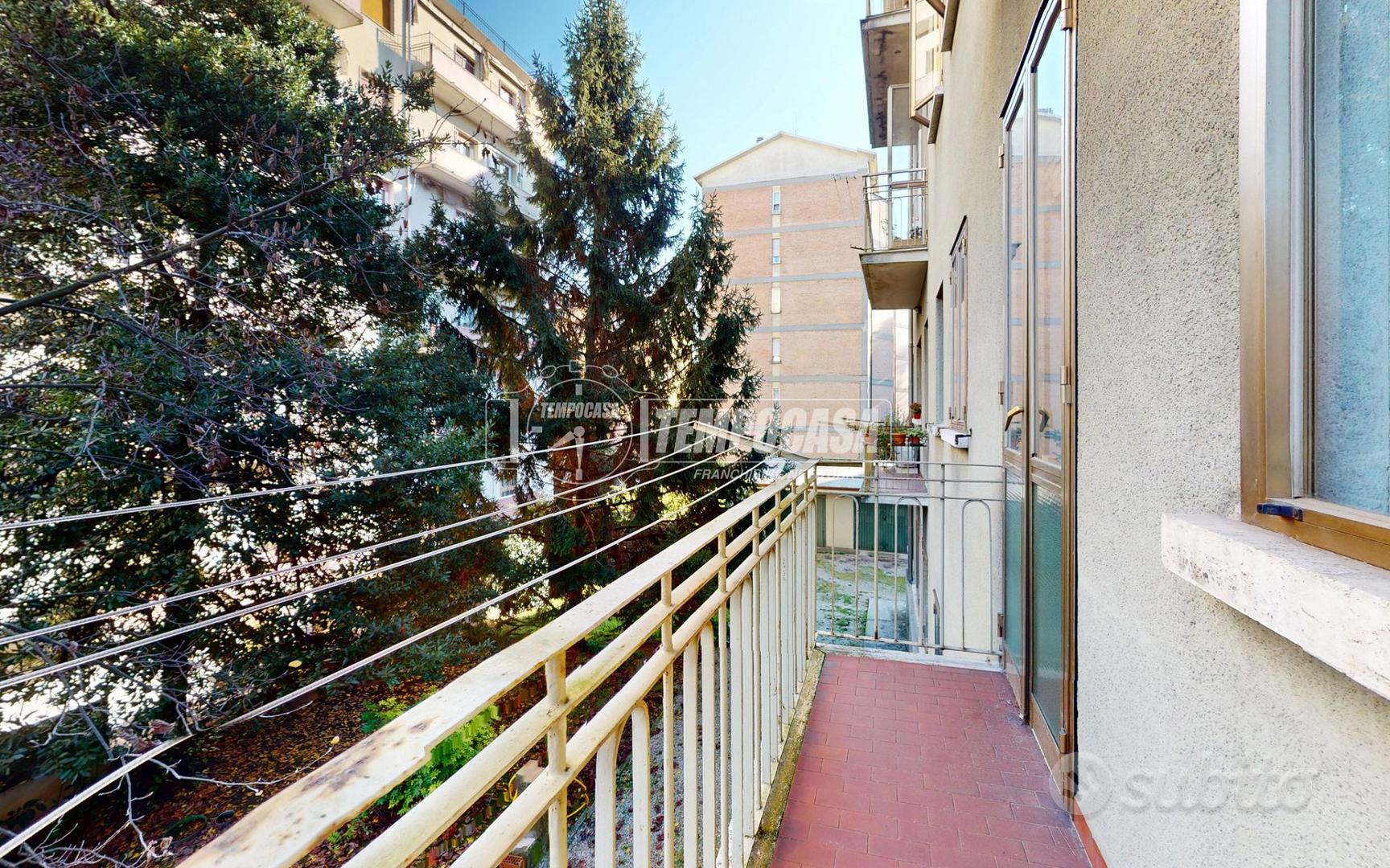 QUADRILOCALE TERMOAUTONOMO CON GARAGE - Vista 5