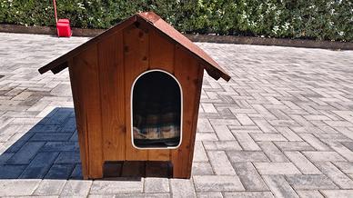 cuccia per cani in legno
