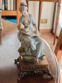 Statua Capodimonte maternità 