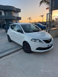 LANCIA YPSILON 1.0 IBRIDA BENZINA