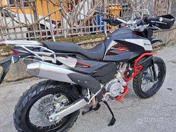 PROMO SWM SUPERDUAL T 650cc