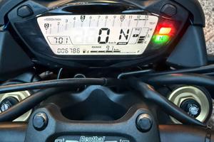 Suzuki gsx s 1000