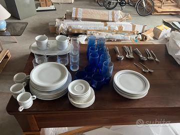 Set piatti bicchieri e posate Ferretti