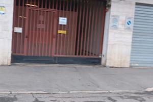 Posto moto in box coperto