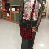 Borsa lavorata a maglia 