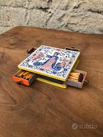 Scatola fiammiferi con copertura in ceramica