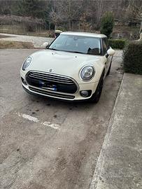 Mini clubman perfetta e tagliandata(permuto)