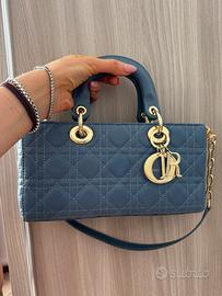 Borsa azzurra catena oro logo dior