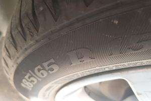 Gomme invernali +gomme estive Opel corsa