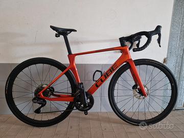 bicicletta da corsa in carbonio Cube Agree