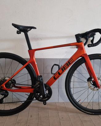 bicicletta da corsa in carbonio Cube Agree
