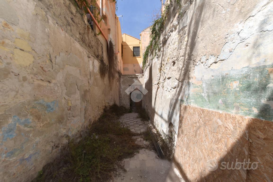 3 LOCALI A CAGLIARI - Vista 2