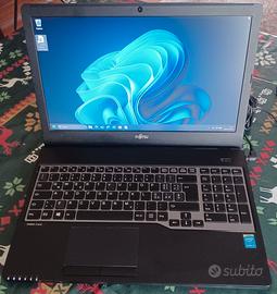 Notebook 15.6” i5 ram8gb ssd240gb W.11 Batteria OK