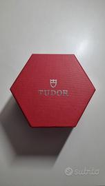scatola esagonale Rossa Tudor orologi