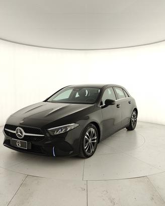 MERCEDES-BENZ A 180 d Advanced auto