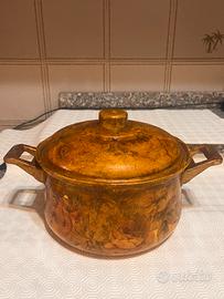 Pentola decorata con effetto craquele’