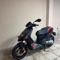 APRILIA SR 50 MOTARD