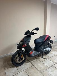 APRILIA SR 50 MOTARD