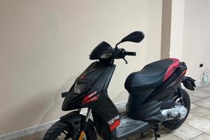 APRILIA SR 50 MOTARD