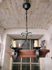 lampadario in legno e ferro battuto a 4 luci