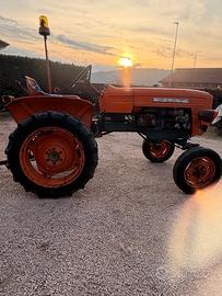 trattore fiat 215 targato 22 cv e muletto Triplex 