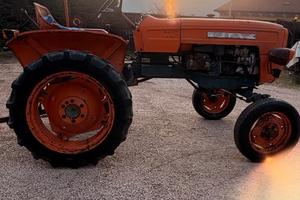 trattore fiat 215 targato 22 cv e muletto Triplex 