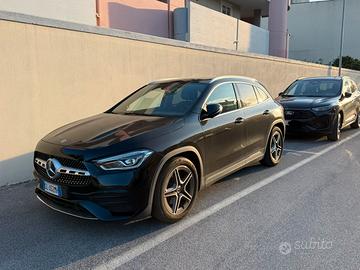 Mercedes GLA 200D - PREMIUM AMG LINE