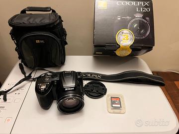 macchina fotografica NIKON COOLPIX L120