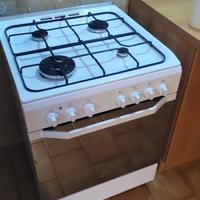 Cucina Gas con Forno Indesit
