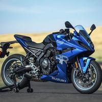 SUZUKI GSX-8R R