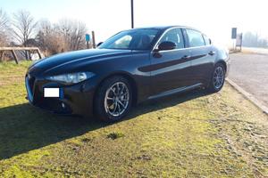 ALFA ROMEO Giulia (2016) - 2016