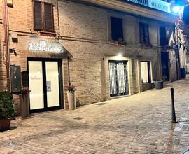 Pizzeria in piazza - ristrutturata