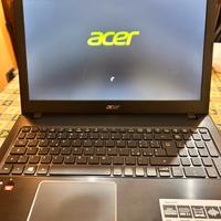 Notebook Acer mai usato batteria ok