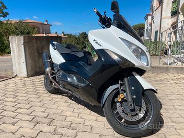 T-MAX 500 con scarico e gomme pari al nuovo