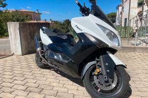 T-MAX 500 con scarico e gomme pari al nuovo