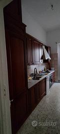 cucina lineare in legno massello 