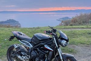 Triumph 765 rs
