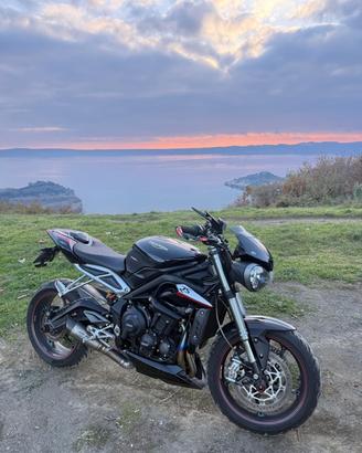Triumph 765 rs