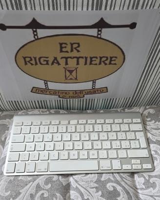 ER-STOCK-84 APPLE TASTIERA A1344 BATTERIE 