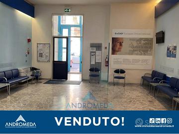 Immobile di 1000 m² a Napoli
